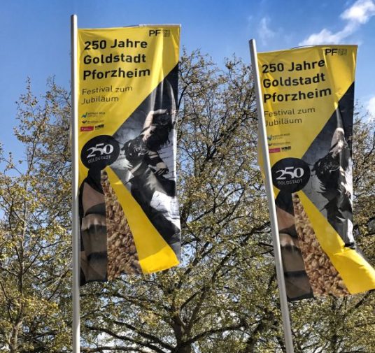 Hochwertiger Fahnenmast Hochwertiger Fahnenmast